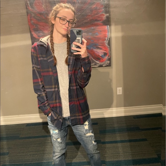 Meet your Posher, Hannah - Picture 2 of 3